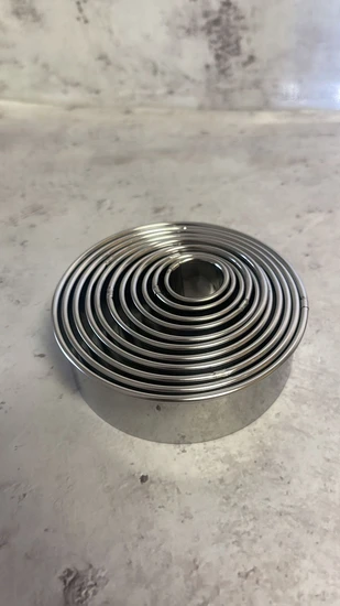 סט חותכנים עגולים מנירוסטה בגדלים שונים 11 יח'